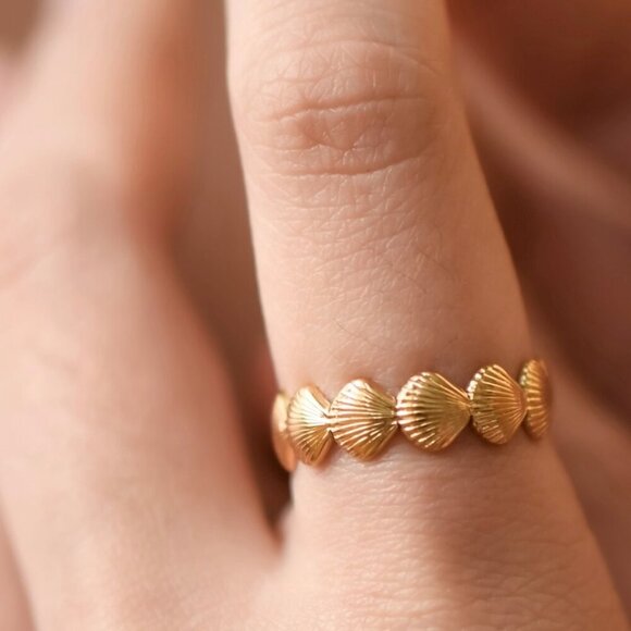 18K GOLD SEASHELL RING - Picture 2 of 2